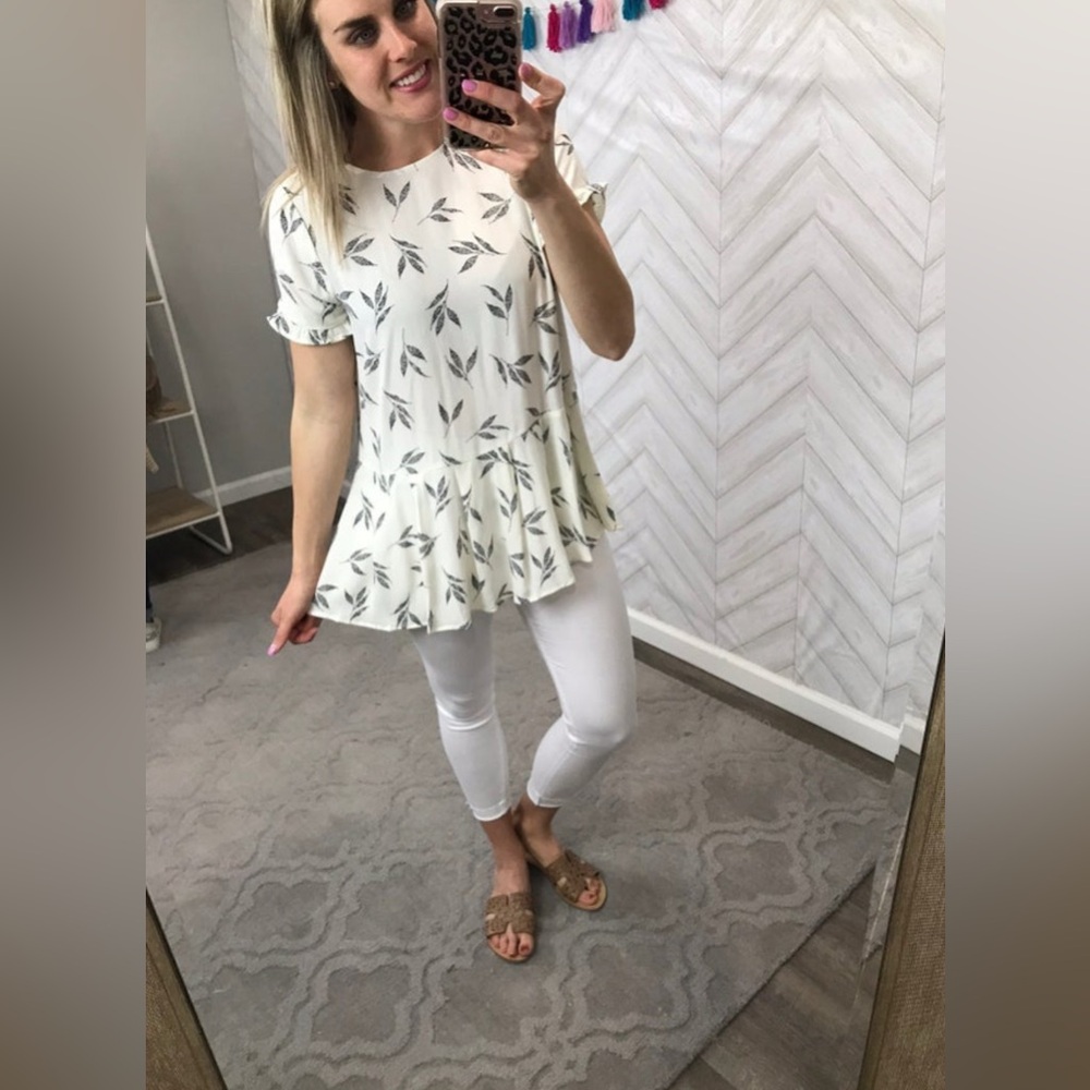 Staccato Black & White Leaf-Print Peplum Blouse • Size S